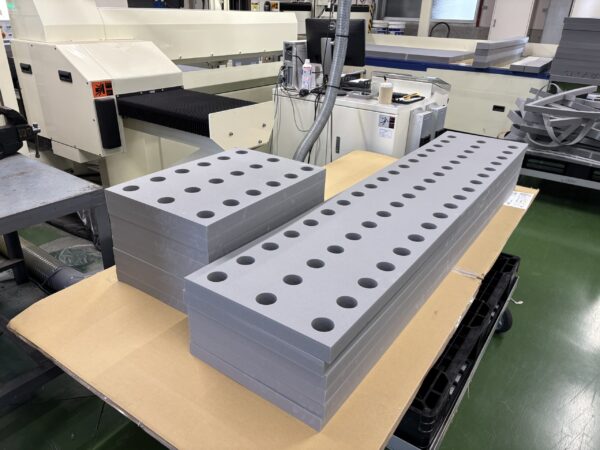 【発泡ポリエチレンをウォータージェットで加工しました。サンペルカ L-1400】