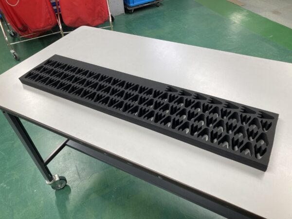 【CRスポンジをウォータージェットで加工しました】